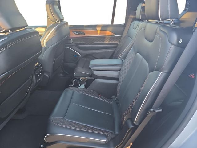 2022 Jeep Grand Cherokee L Summit