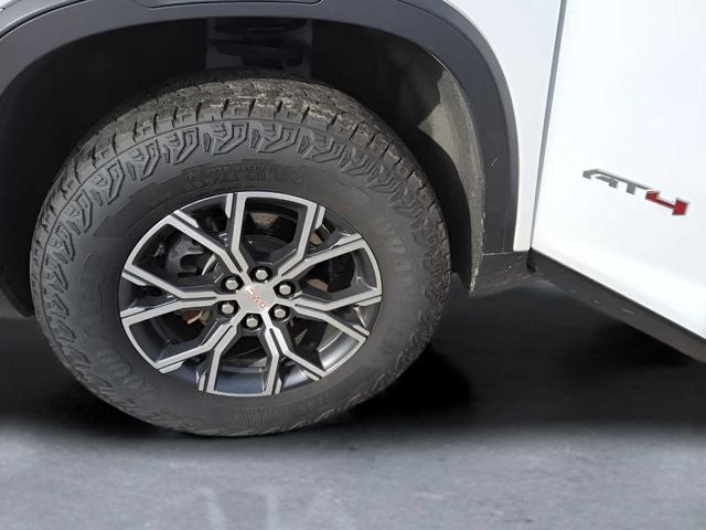 2024 GMC Acadia AT4