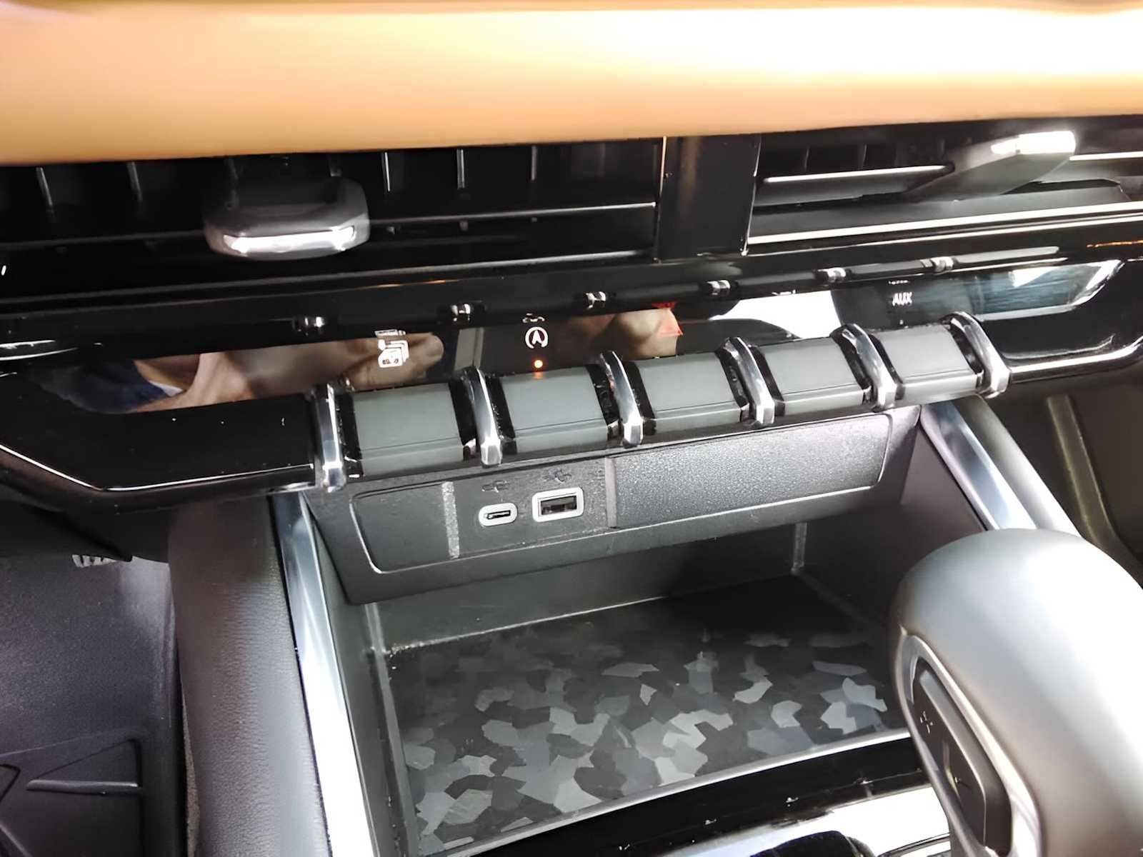 2024 GMC Canyon 4WD AT4