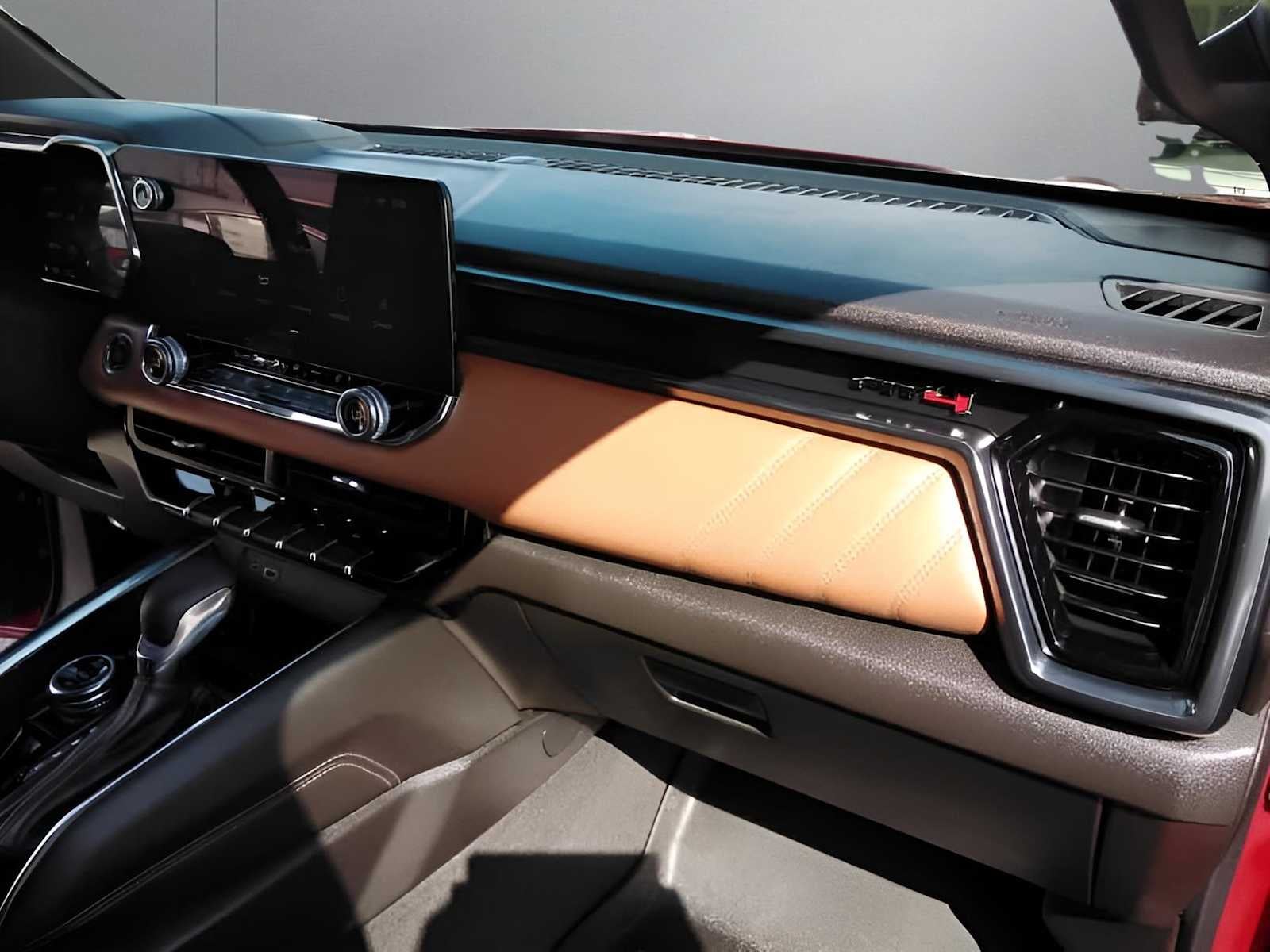 2024 GMC Canyon 4WD AT4