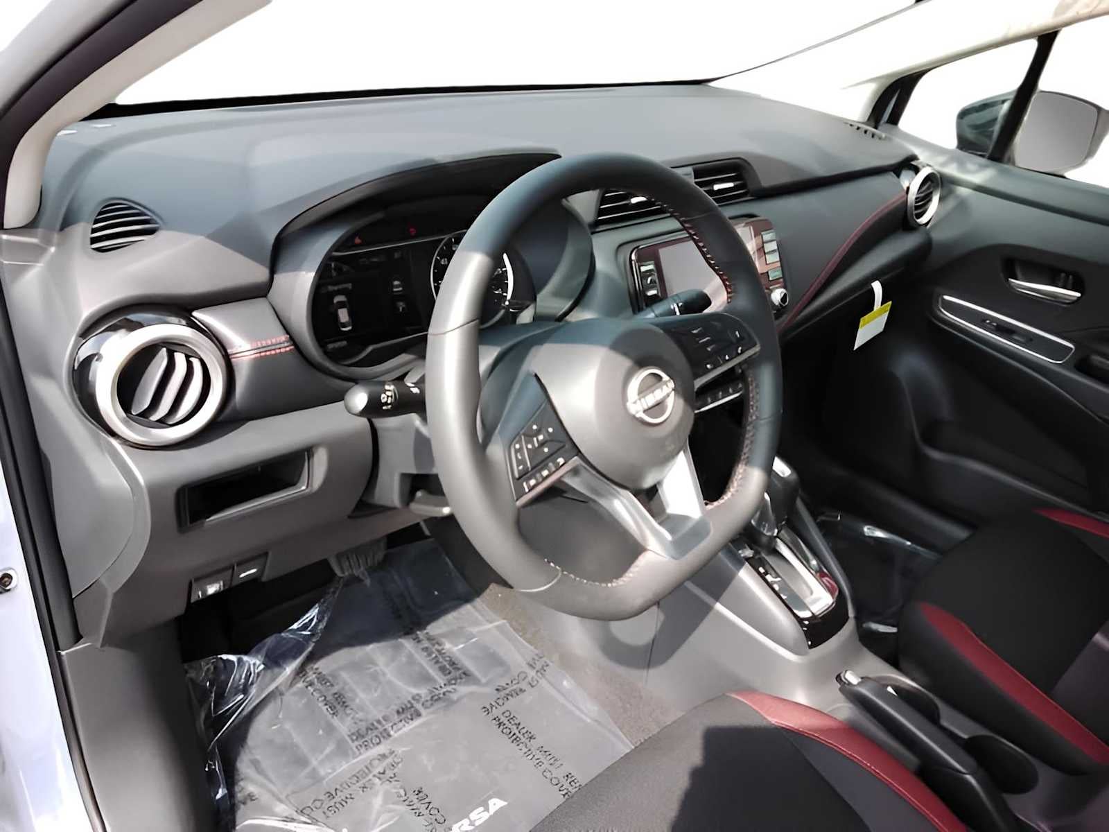 2025 Nissan Versa SR