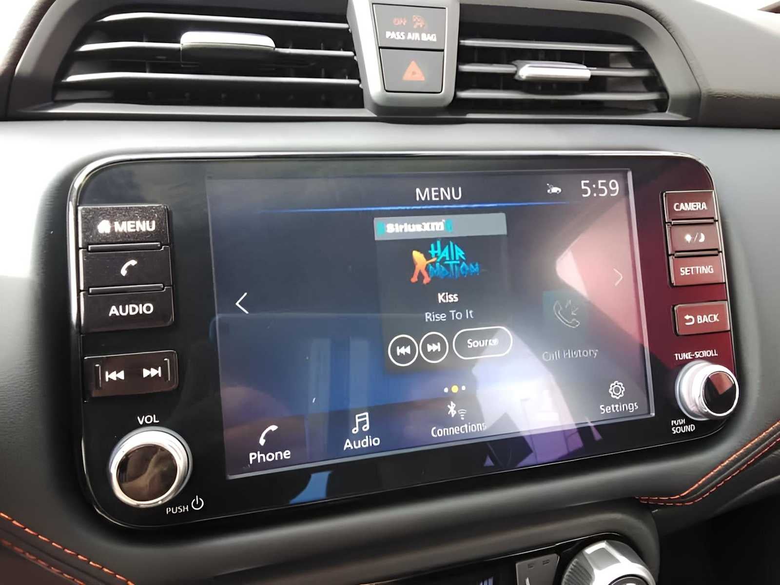 2025 Nissan Versa SR