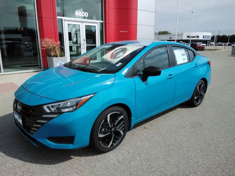 2025 Nissan Versa SR