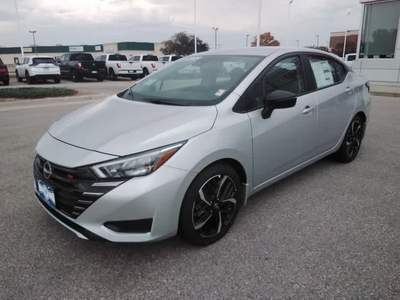 2025 Nissan Versa SR
