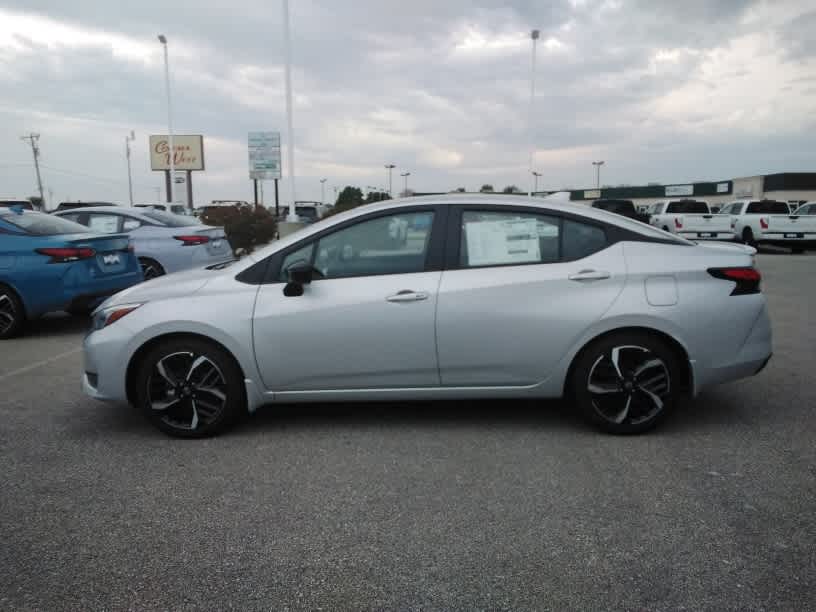 2025 Nissan Versa SR