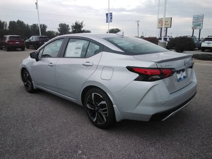 2025 Nissan Versa SR