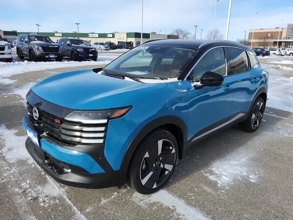 2025 Nissan Kicks SR