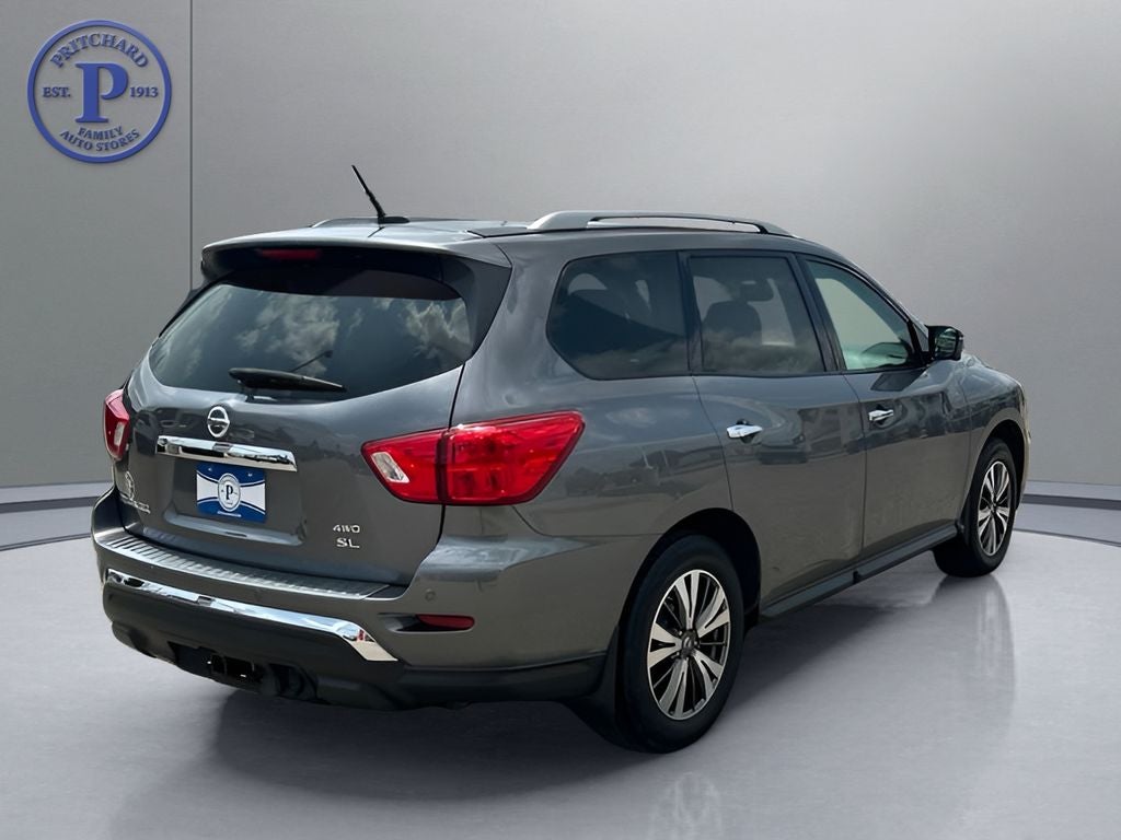 2017 Nissan Pathfinder SL