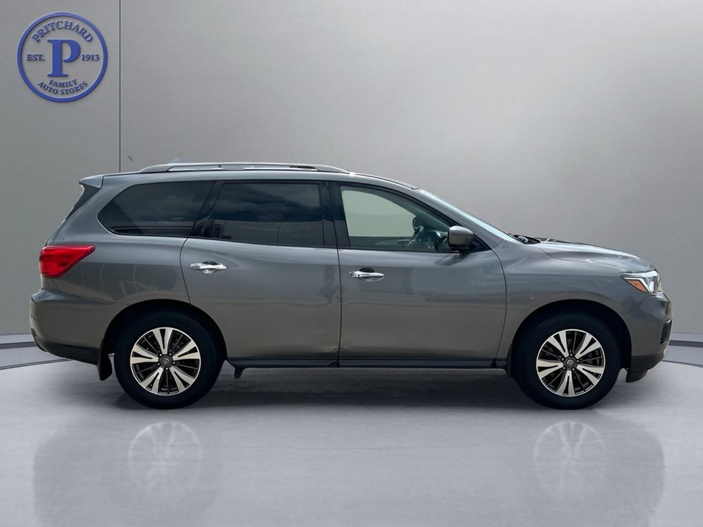 2017 Nissan Pathfinder SL
