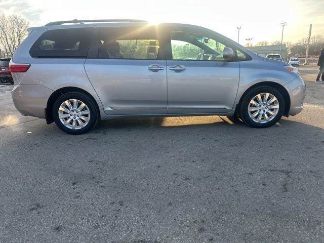 2015 Toyota Sienna XLE 7 Passenger