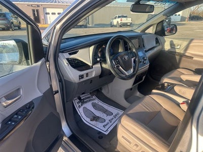 2015 Toyota Sienna XLE 7 Passenger