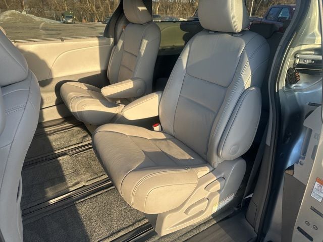 2015 Toyota Sienna XLE 7 Passenger