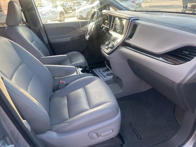 2015 Toyota Sienna XLE 7 Passenger