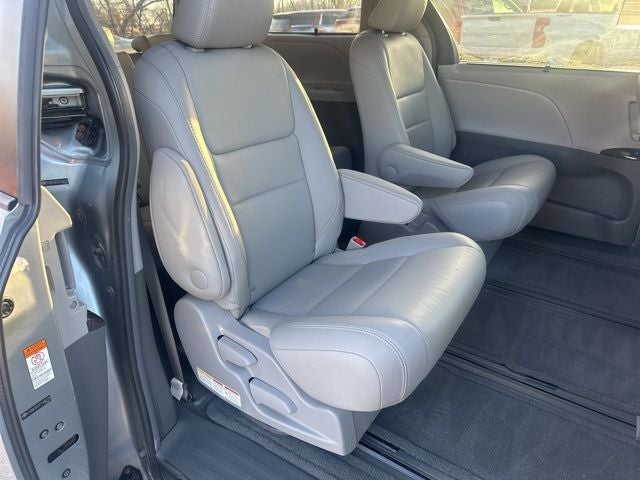 2015 Toyota Sienna XLE 7 Passenger
