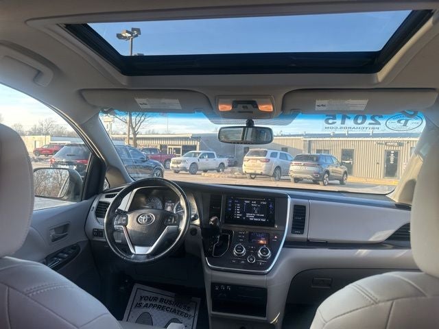 2015 Toyota Sienna XLE 7 Passenger