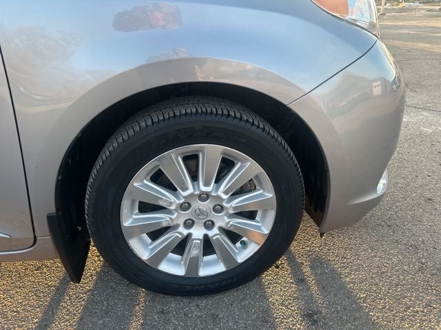 2015 Toyota Sienna XLE 7 Passenger