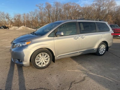 2015 Toyota Sienna XLE 7 Passenger