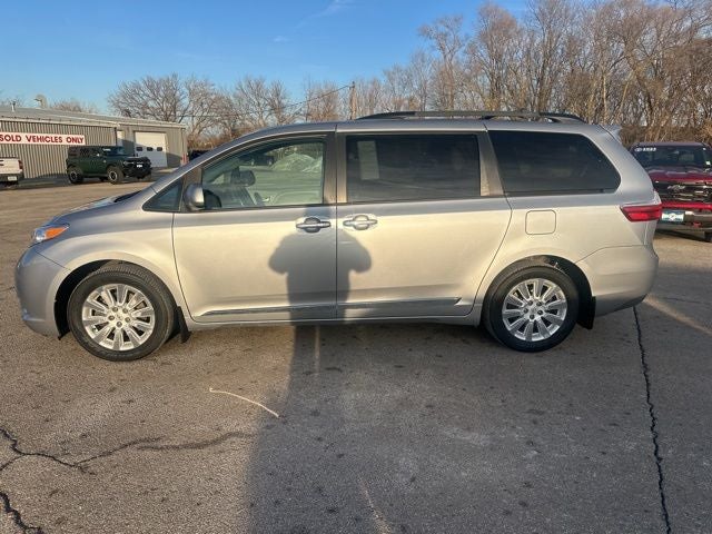 2015 Toyota Sienna XLE 7 Passenger