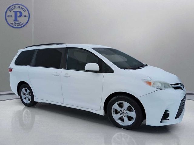 2020 Toyota Sienna LE 7 Passenger