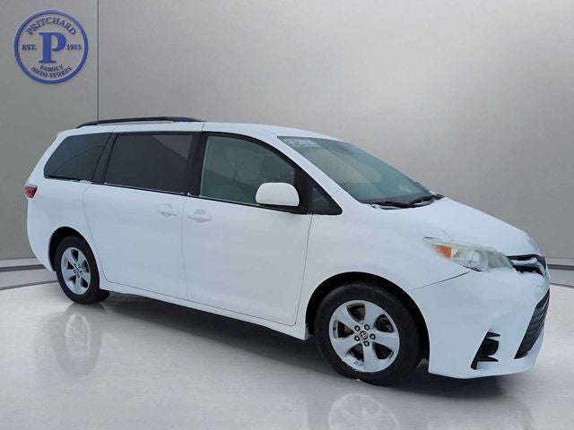 2020 Toyota Sienna LE 7 Passenger