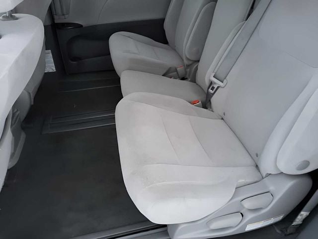 2020 Toyota Sienna LE 7 Passenger