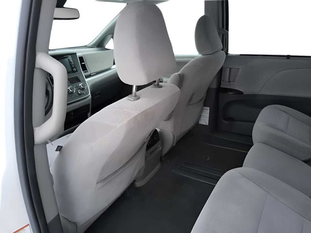 2020 Toyota Sienna LE 7 Passenger