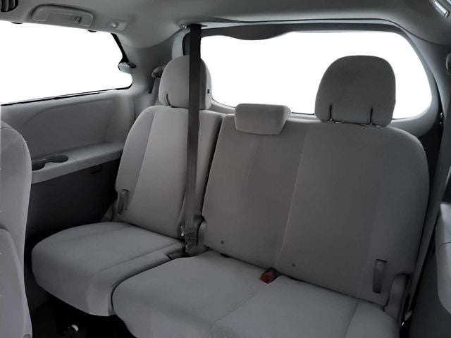 2020 Toyota Sienna LE 7 Passenger