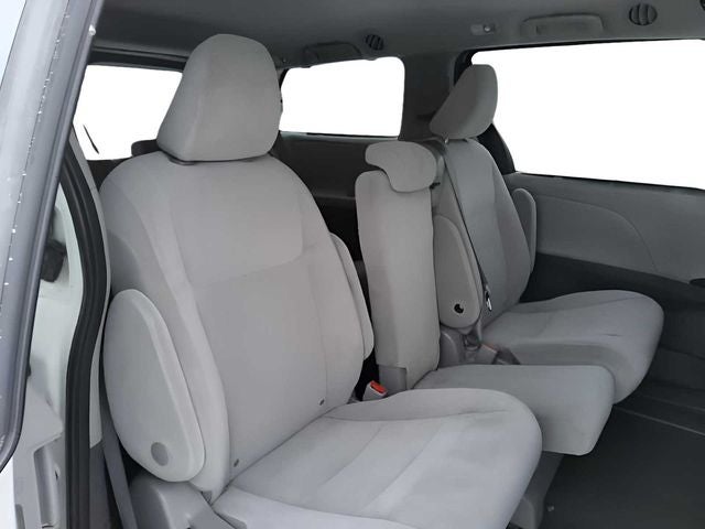 2020 Toyota Sienna LE 7 Passenger