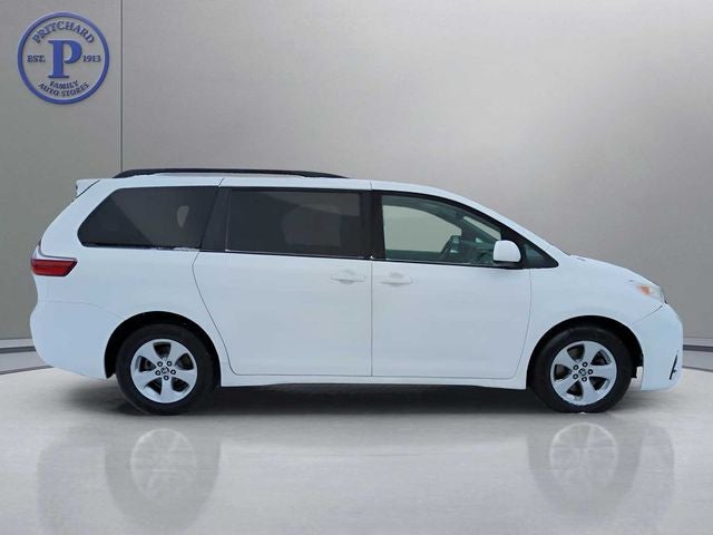 2020 Toyota Sienna LE 7 Passenger
